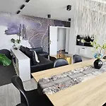 Big For 10p Parking Free Close Station Metro * Paris